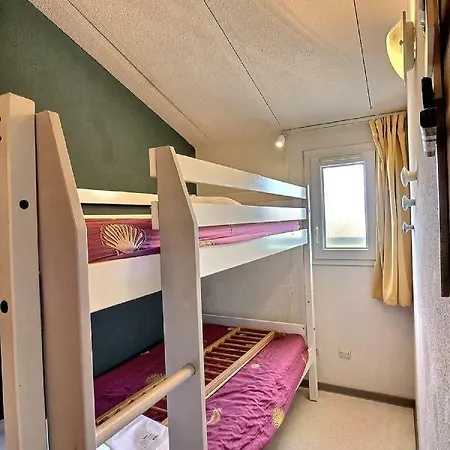 Pavillon Dans Une Avec Piscine Ref 2946 度假居 *